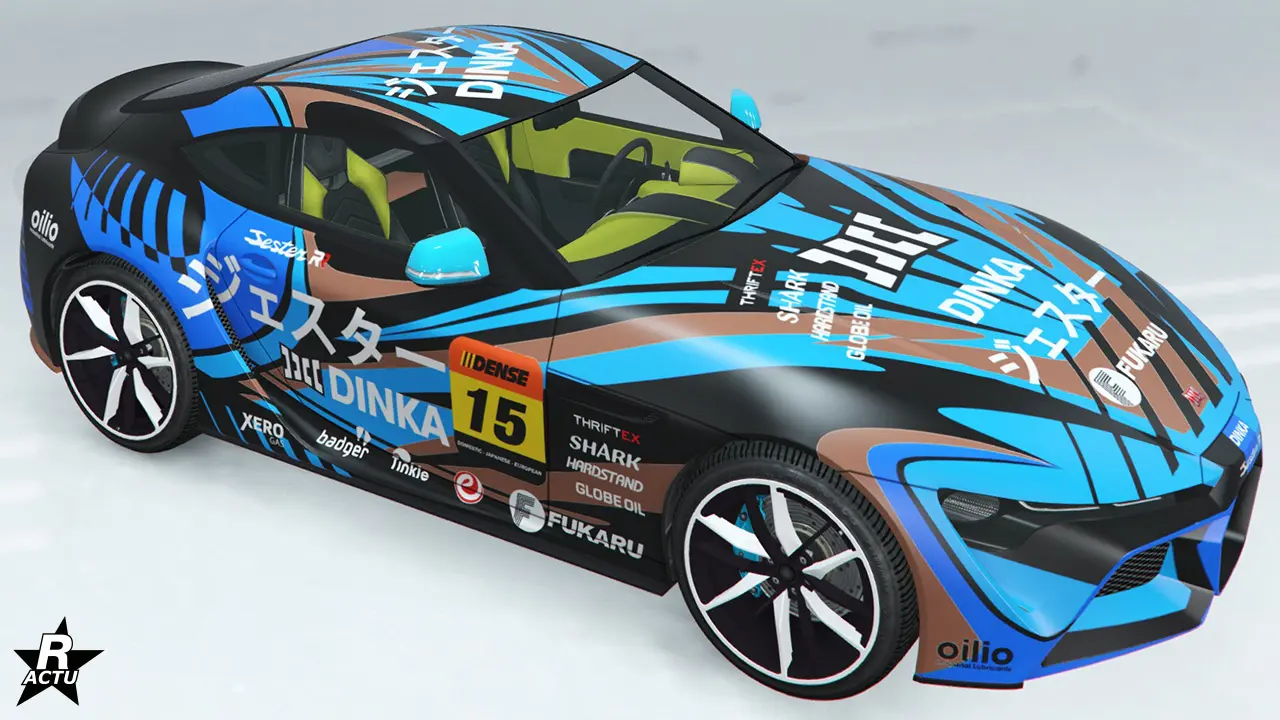 Décalcomanies de course de drift ajoutant des formes géométriques bleues et noires, ressemblants à des vagues, sur l'ensemble de la carrosserie, ainsi que le numéro de course automobile "15" sur les portières avec des logos de sponsors.