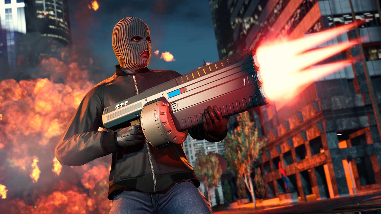 Un joueur de GTA Online ouvrant le feu avec l'arme extraterrestre "Dézingator infernal" dans une rue de Los Santos. L'arme ressemble à une grosse sulfateuse tirant des rayons lasers.