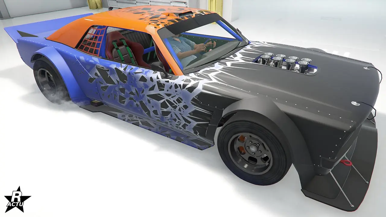 Motif "Drift fractal" ajoutant une décalcomanie noire recouvrant tout le capot, et de petits losanges noirs sur les côtés latéraux et le toit.