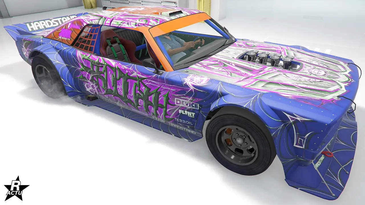Motif "Hardcore custom violet" ajoutant des formes violettes sur la carrosserie, surmontées de toiles d'araignées.