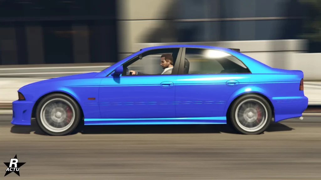 Vue latérale de la voiture Ubermacht Sentinel XS4, elle est peinte en bleue.