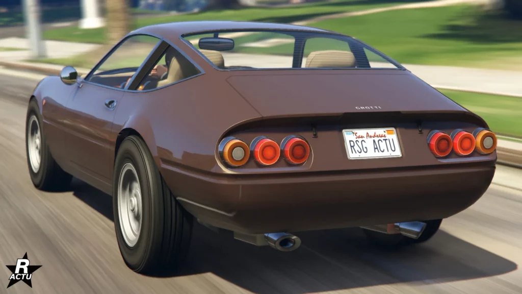 Vue arrière de la sportive classique peinte en marron.