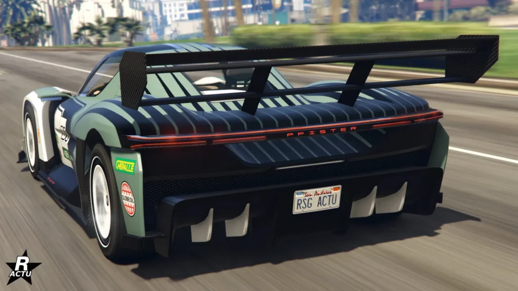 Vue arrière de la super car Pfister X-treme sur une route de Los Santos. Le bolide à motorisation électrique est peint en vert foncé.