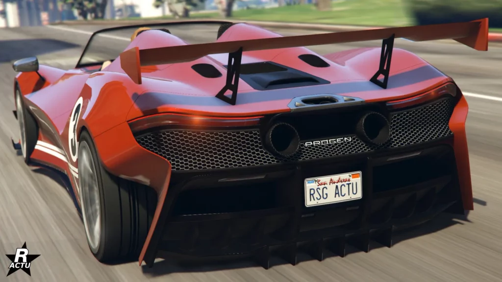 Vue arrière du roadster Progen Luiva sur une route ensoleillée de Los Santos. Le véhicule est peint en rouge.