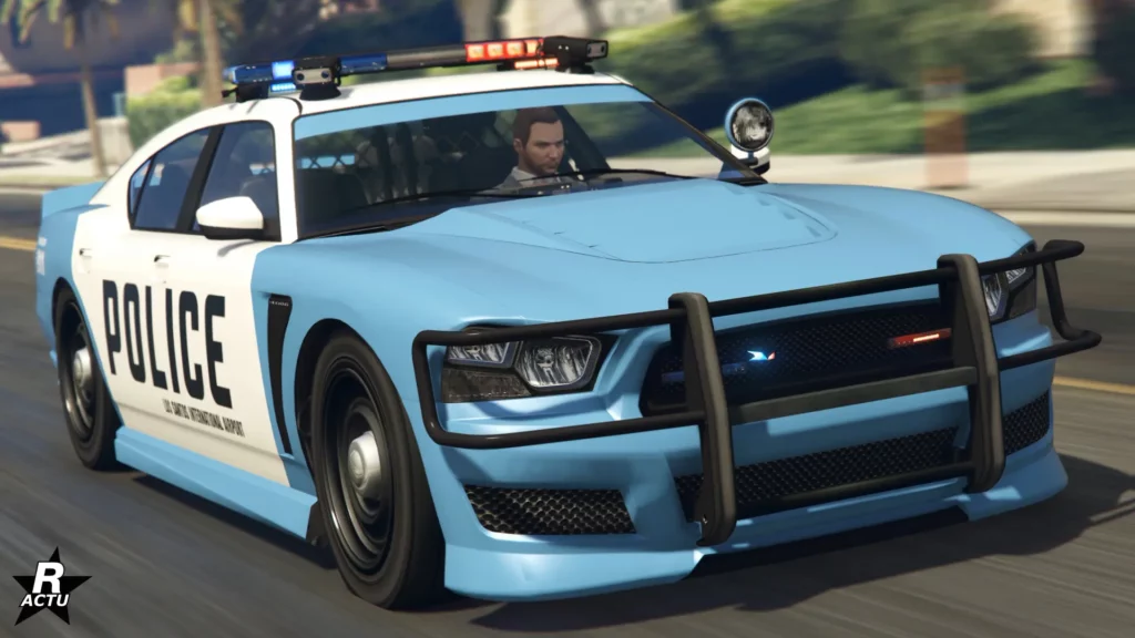 Vue avant de la voiture de flics "Bravado Buffalo Cruiser" peinte en bleu clair et en blanc.