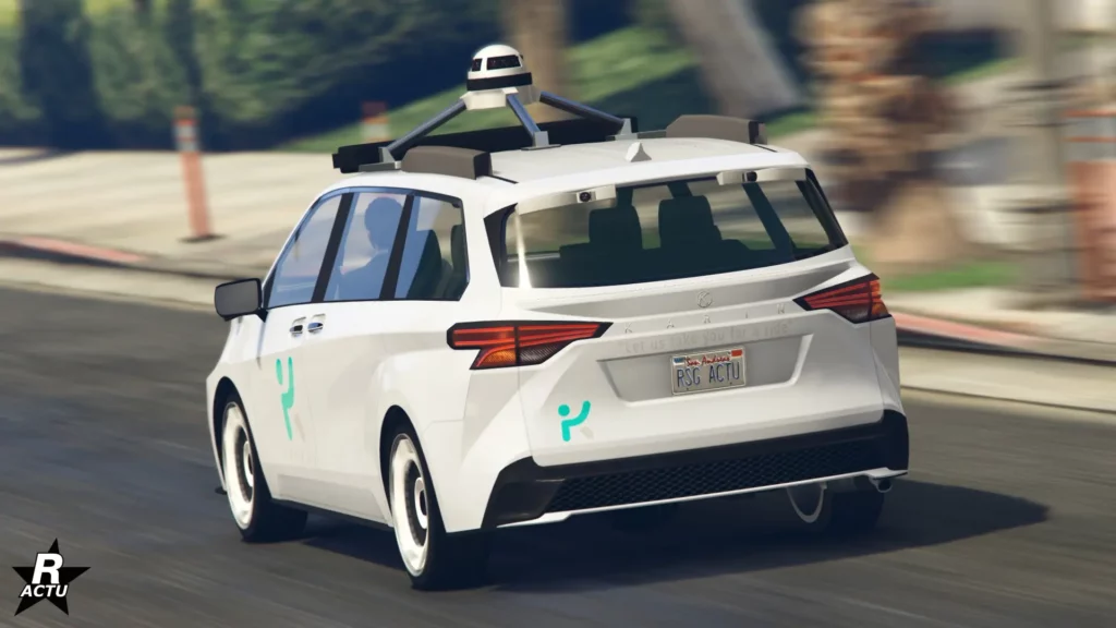 Vue arrière du taxi autonome Karin Vivanite (KnoWay) peint en blanc.