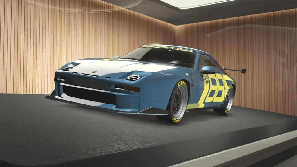 Podium d'exposition dans la villa avec une voiture présente sur le podium.