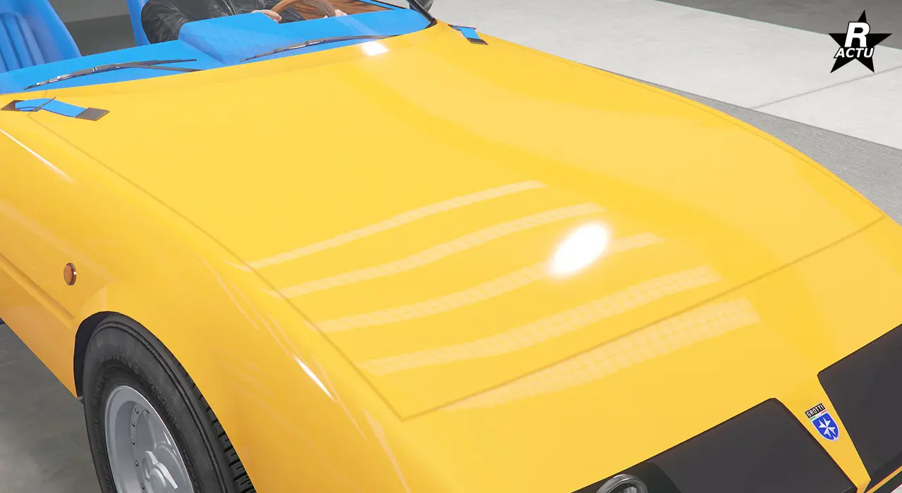 Capot de série totalement plat.