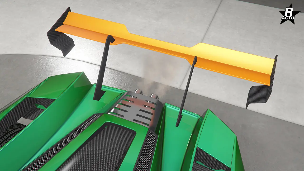 Aileron de course couleur secondaire avec encoche au centre, et avec des ailes latérales en carbone.