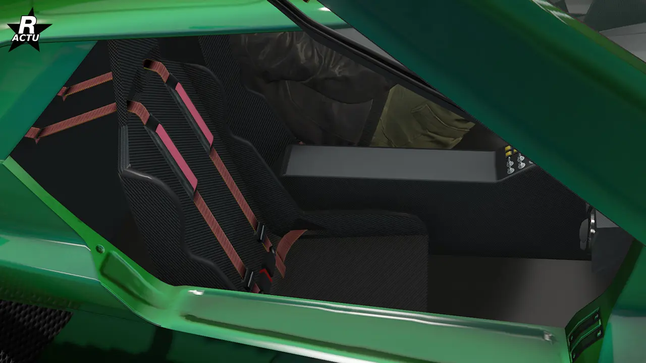 Sièges de rue en fibres de carbone à l'intérieur du véhicule.