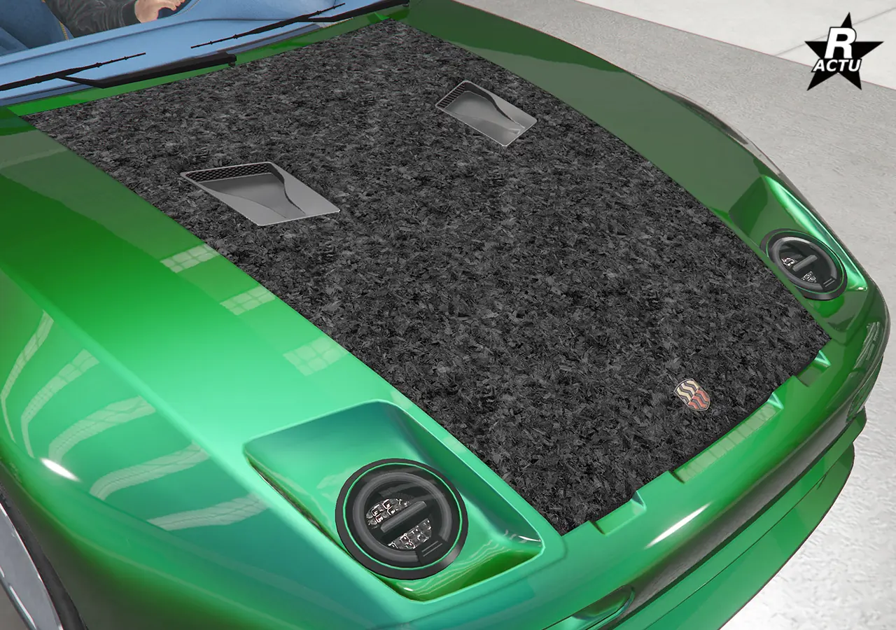 Capot en carbone brut avec deux encoches noires au centre du capot.