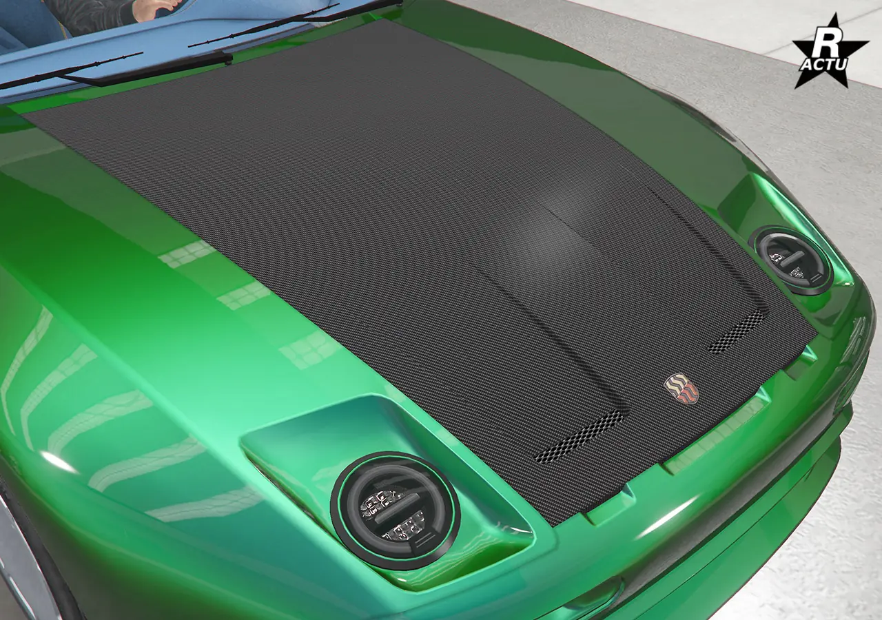 Capot en fibres de carbone avec deux affaissements à l'avant du capot, avec une incrustation d'une fine grille d'aération moteur dans la fente.