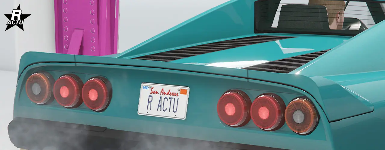 Petit aileron en forme de bec de canard intégralement peint dans la couleur secondaire.