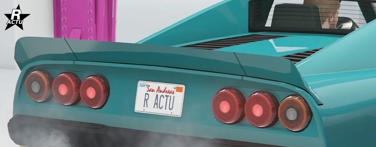 Aileron profilé fixé à l'arrière du véhicule.