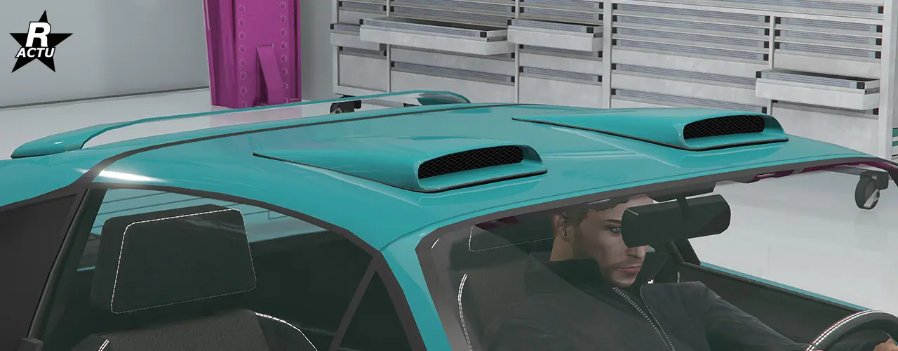 Deux prises d'air aérodynamique sur le toit de la sportive classique, une au-dessus du siège conducteur et la seconde, au-dessus du siège passager. Également, un aileron de toit voûté sur la partie supérieure du pare-brise arrière est présent.