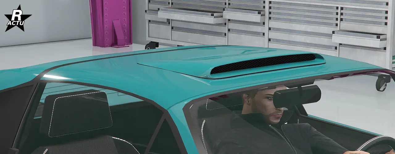 Prise d'air large sur le toit du bolide.