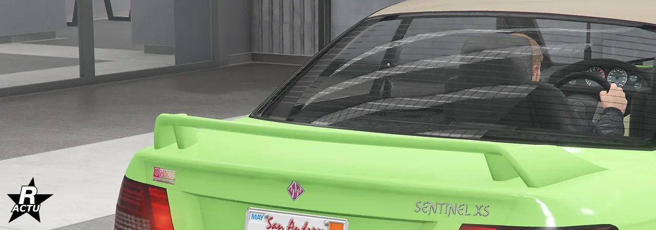 Aileron haut couleur principale.