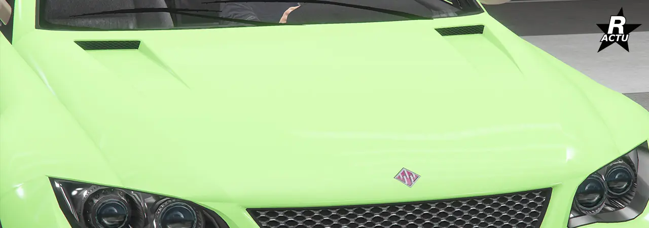 Capot de série couleur principale avec 2 ouvertures d'aération moteur de chaque côté vers le pare-brise.