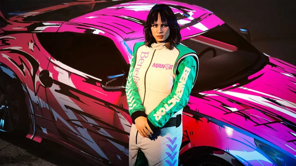 Une joueuse de GTA Online habillée avec la combinaison de course automobile "Bright Manor" devant une voiture Annis Euros disposant du motif rare « Manga Classic ».