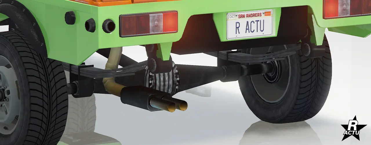 Pot d'échappement rectangulaire avec deux tubes de sorties droites sous le pare-chocs arrière.