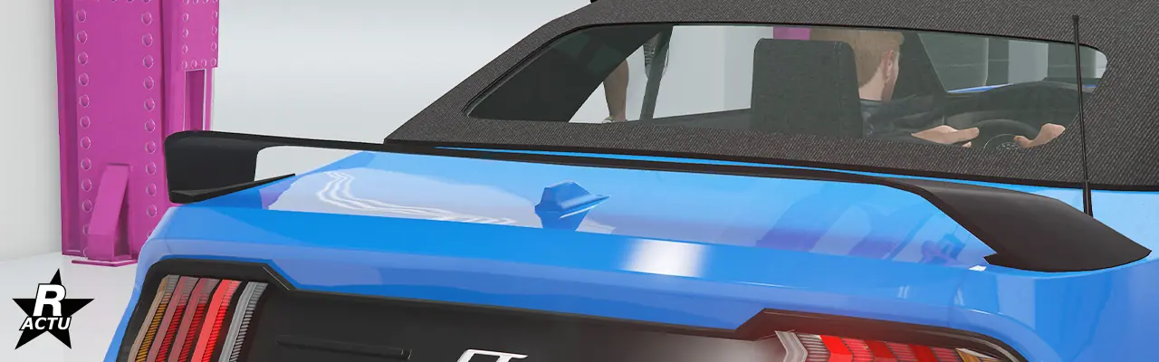 Option ajoutant un aileron aérodynamique de forme d'un pont, en plastique noir, au-dessus du coffre de la Dominator GT.