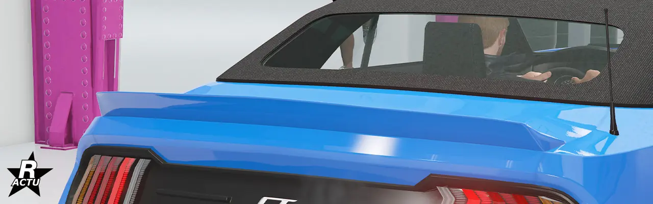 Option d'un petit aileron aérodynamique peint dans la couleur principale, sur le coffre du véhicule.