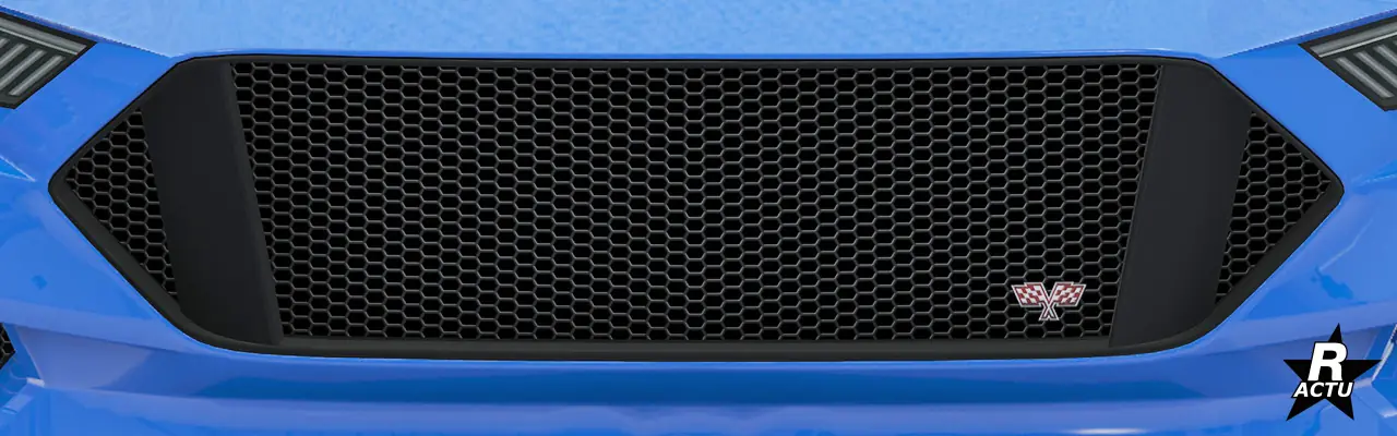 Option retirant le sigle constructeur dans la calandre avant du véhicule, ajoutant un petit sigle d'un double drapeau de course à damier dans la partie inférieure droite de la calandre, ainsi que deux dents de sabre en plastique noir scindant la calandre de chaque côté.