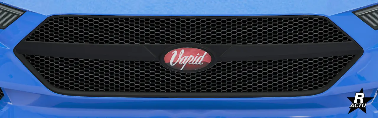 Option de la calandre de série de la voiture Vapid Dominator GT, où une barre horizontale en plastique noir, surmontée du sigle constructeur, traverse le centre de la calandre avant, avec des mailles juste derrière.