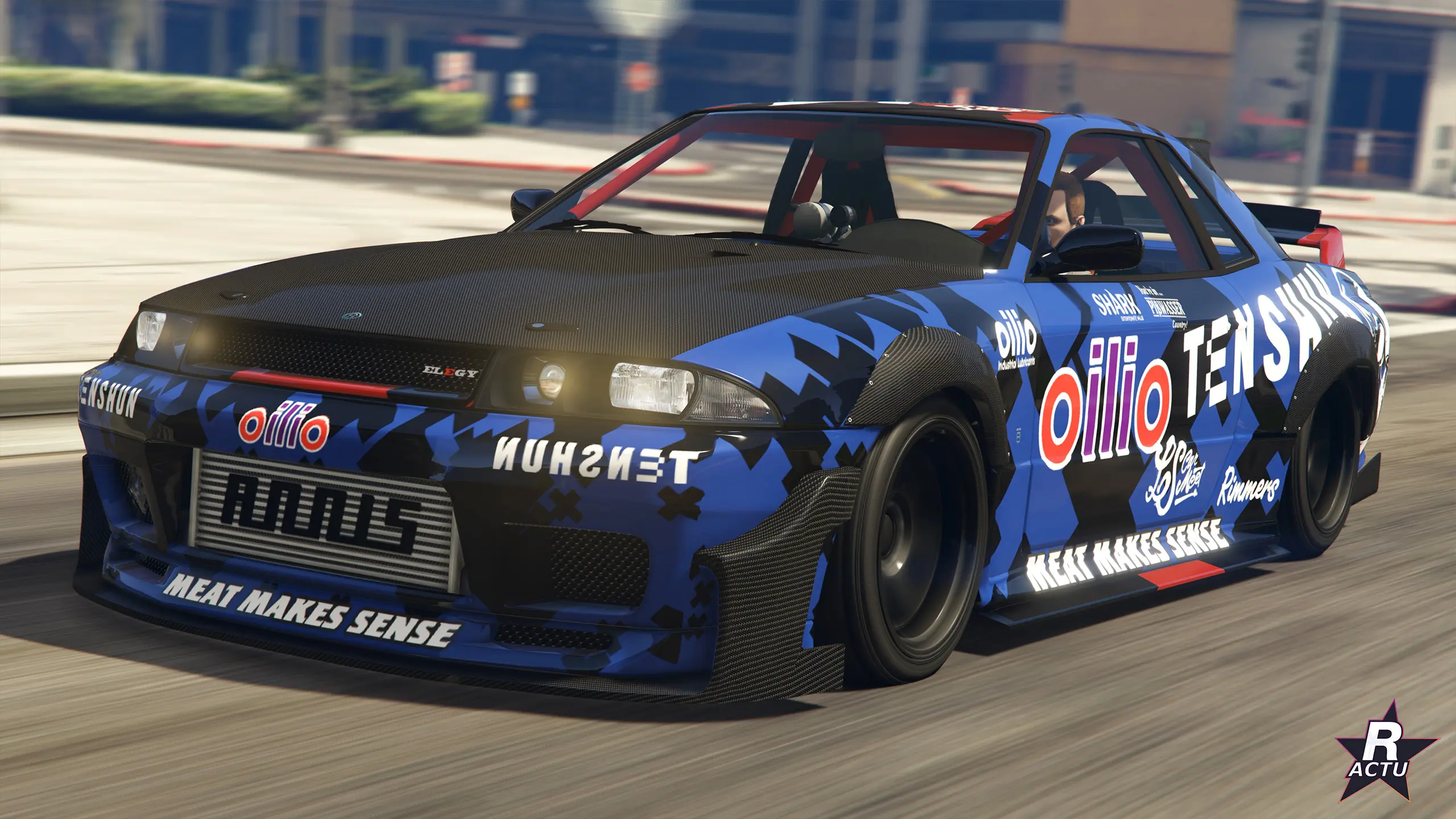 Annis Elegy Retro Custom en motif camouflage bleu Tenshun, ailes élargies et arceaux de sécurité