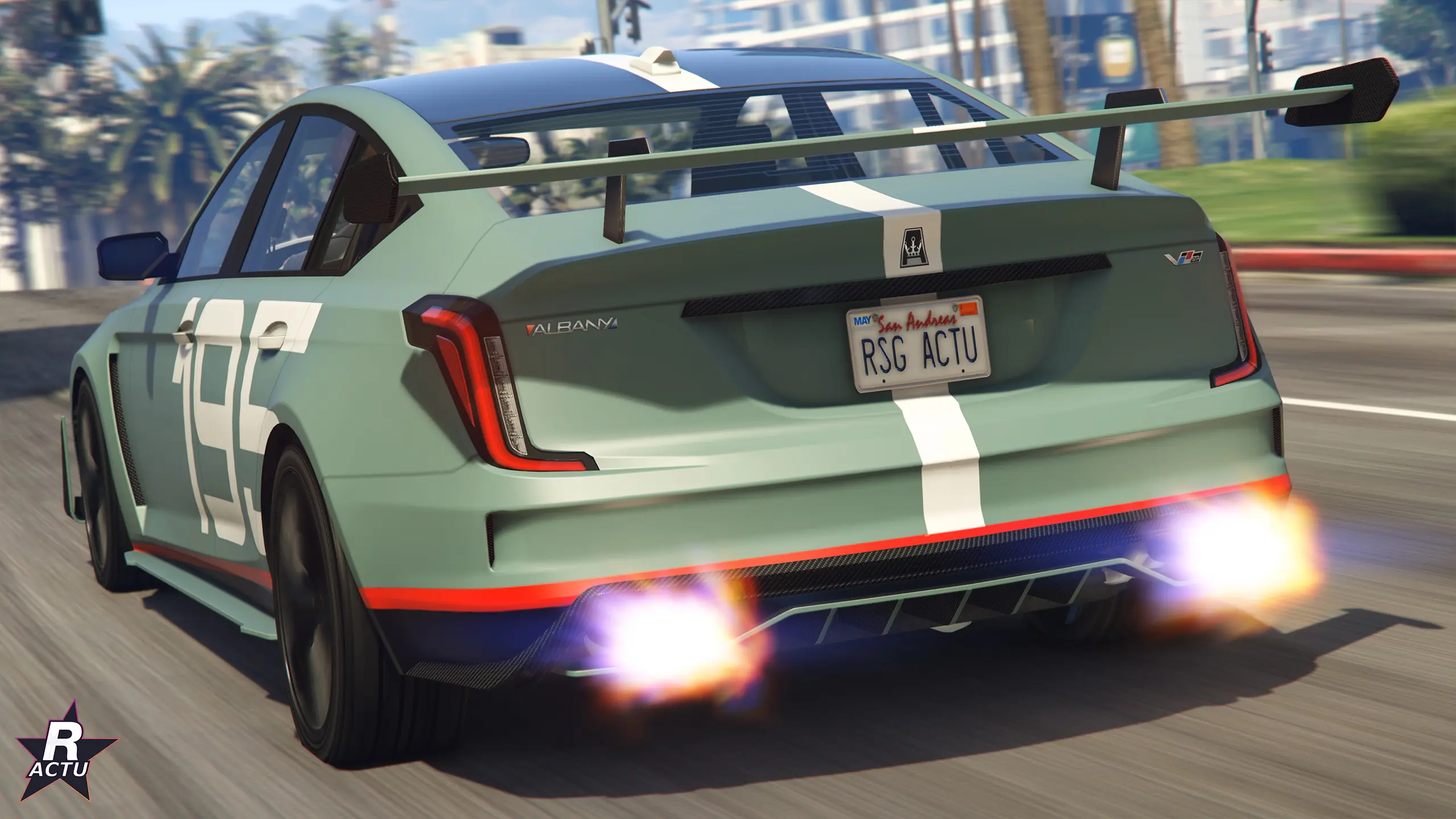 Arrière de l'Albany Merula verte n°195 : aileron et flammes aux échappements