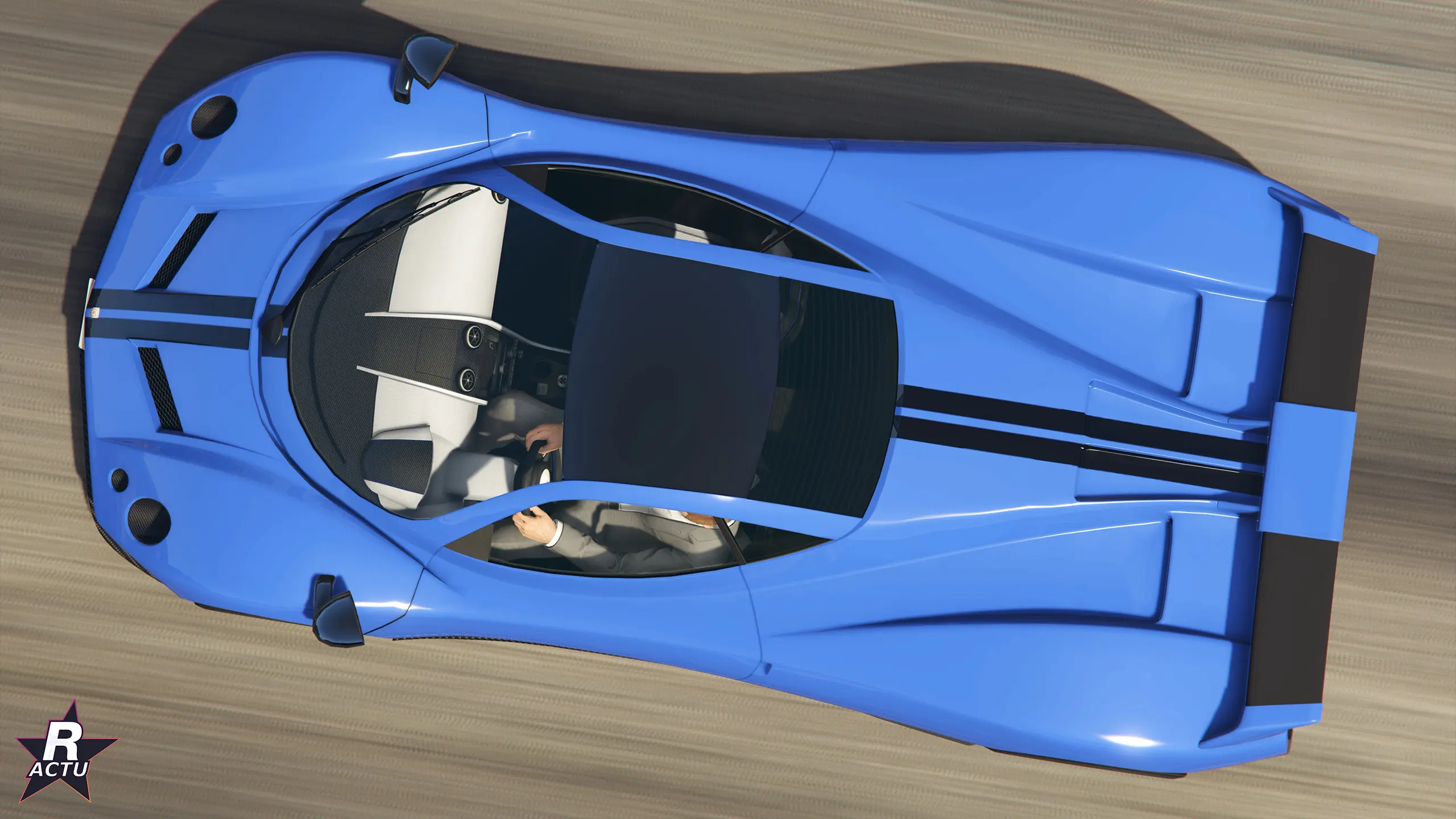 Pegassi Horus bleue vue de dessus : carrosserie en goutte d'eau et habitacle ouvert