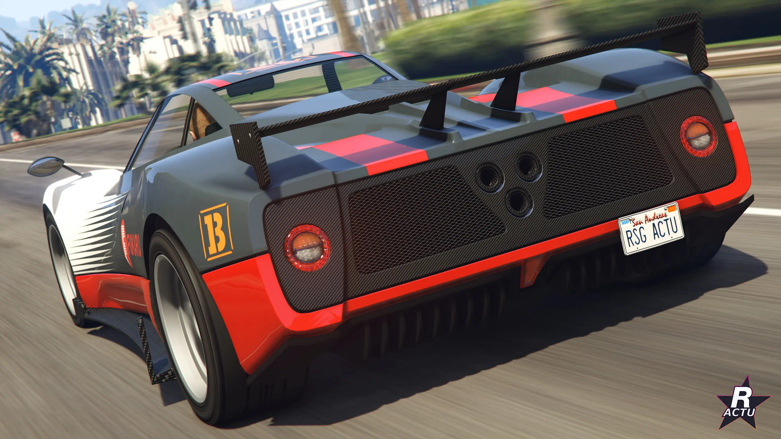 Arrière de la Pegassi Horus en livrée Fukaru : aileron en carbone et diffuseur
