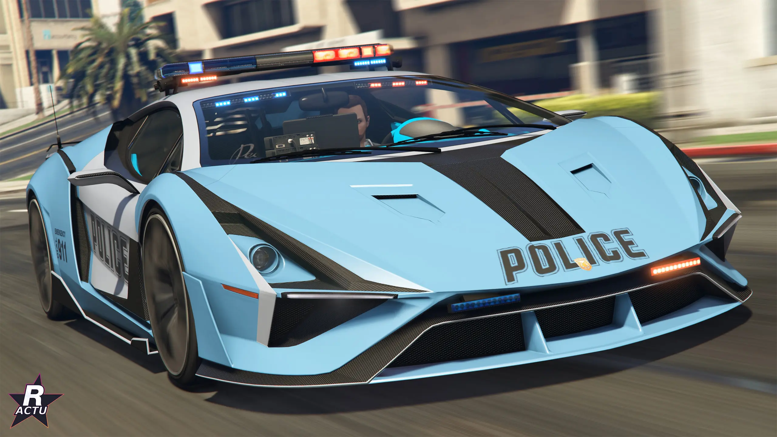 Pegassi Ignus de poursuite bleu clair, livrée Police, vue de trois quarts avant