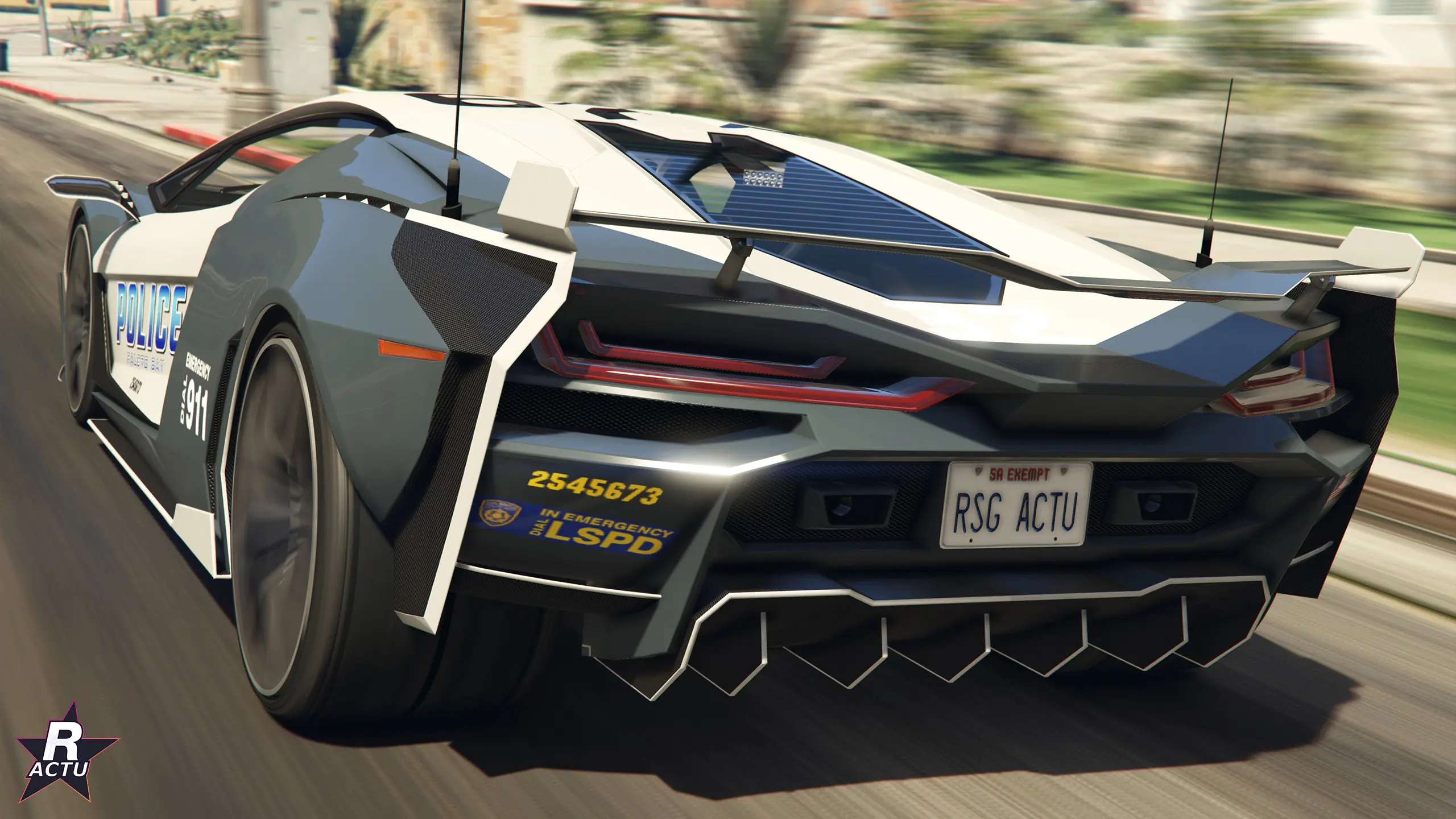 Arrière de la Pegassi Ignus Pursuit LSPD : diffuseur en zigzag et marquages d'urgence