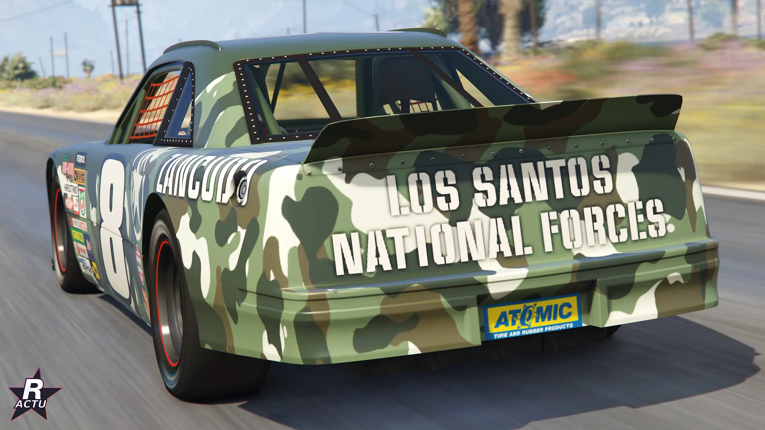 Vue arrière de la Declasse Hotring Sabre n°8 en livrée Fort Zancudo dans GTA Online