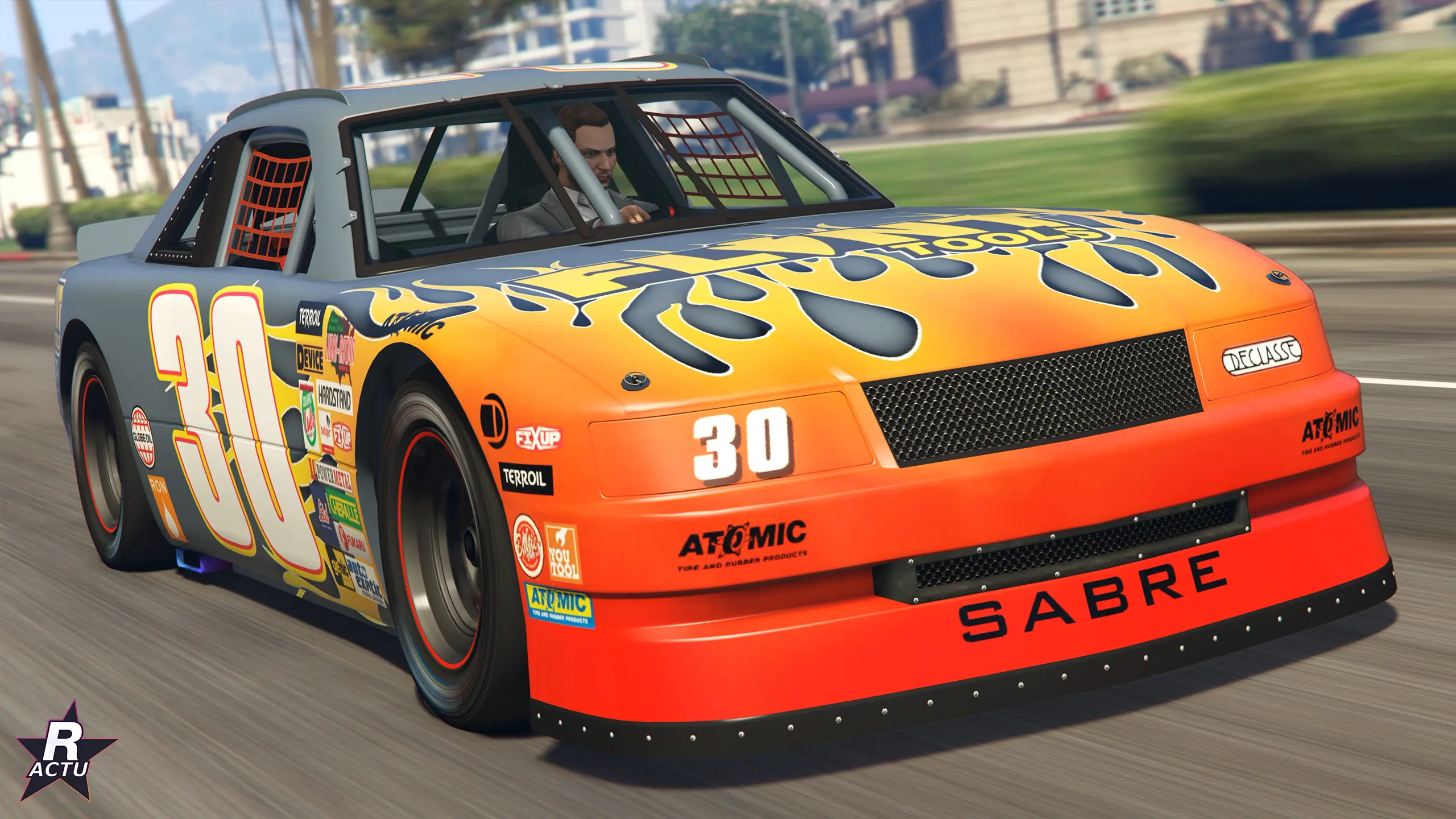 Vue avant de la Declasse Hotring Sabre n°30 en livrée Flint Tools dans GTA Online
