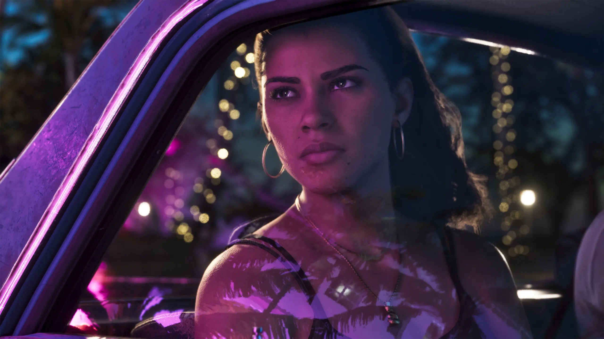Lucia regardant à travers la fenêtre de sa voiture.